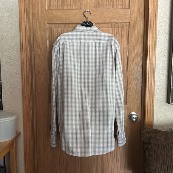 Eddie Bauer TL Mens Large classic fit button down long sleeve shirt. - Picture 3 of 9